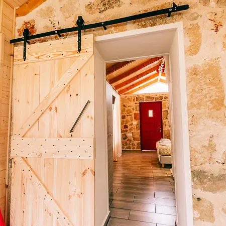 Holiday home Dreamy Stone House *