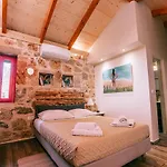 Dreamy Stone House Pesádha